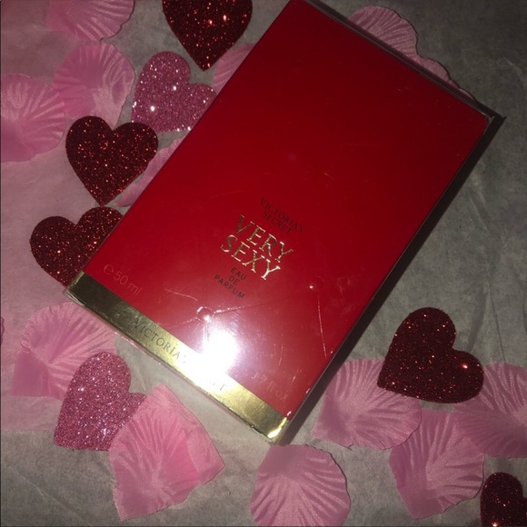 DELUXE Victoria’s Secret Valentine’s Day gift - Picture 5 of 6